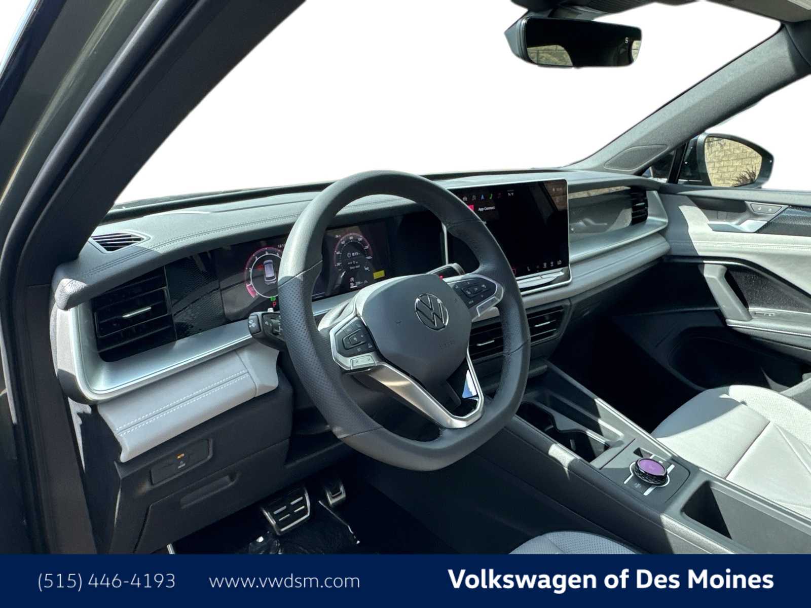 2025 Volkswagen Tiguan SE R-Line Black photo 2