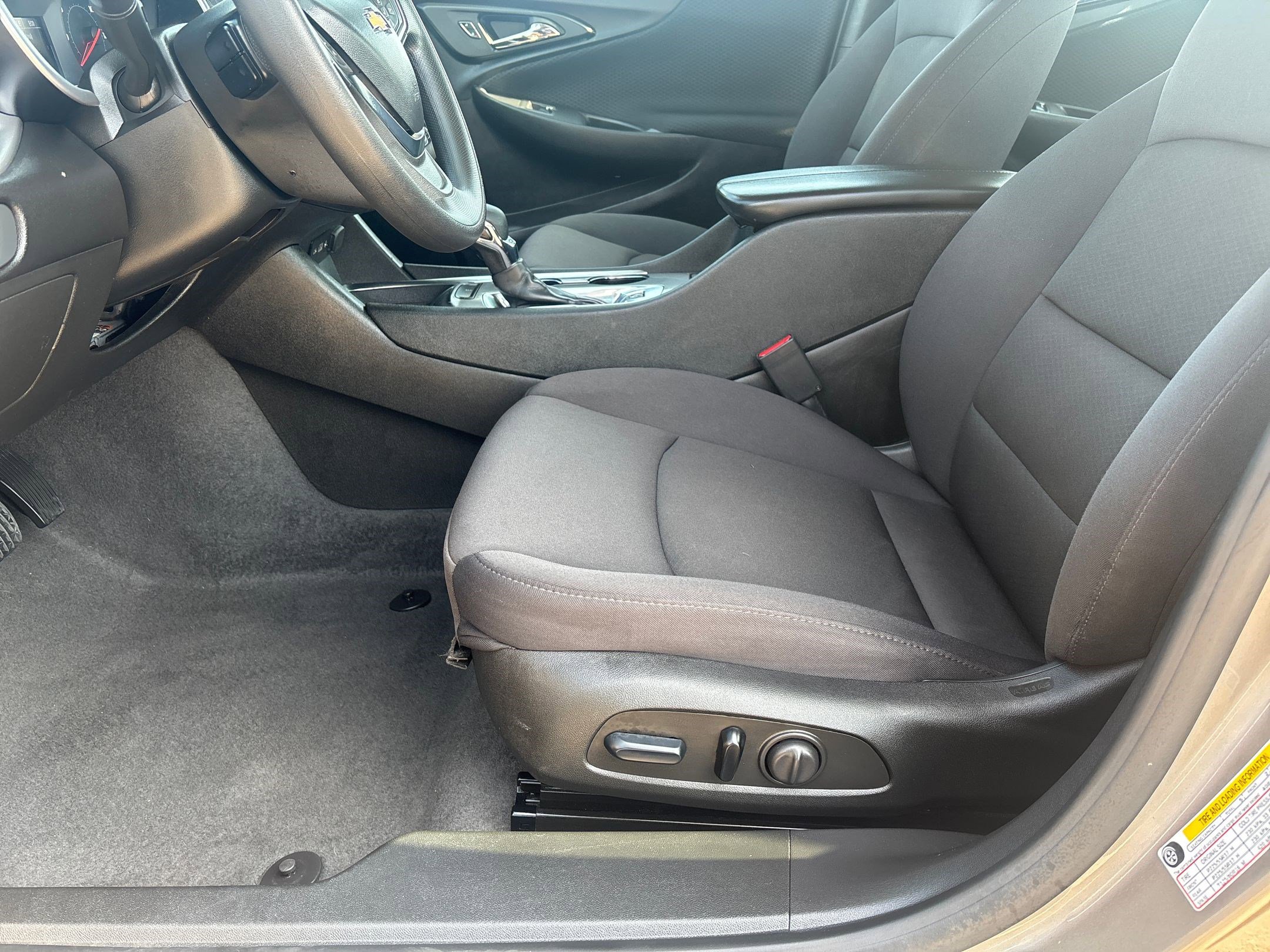 2023 Chevrolet Malibu 1LT photo 4