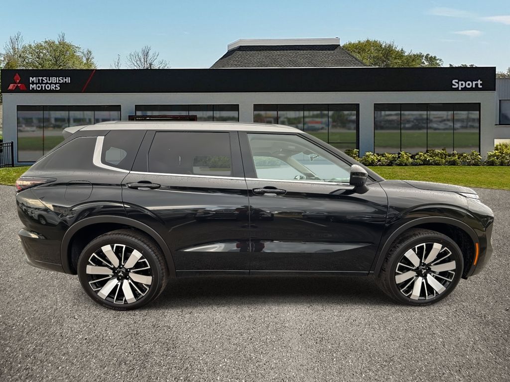 2025 Mitsubishi Outlander SEL GT photo 2