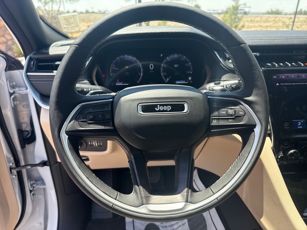2025 Jeep Grand Cherokee L photo 5