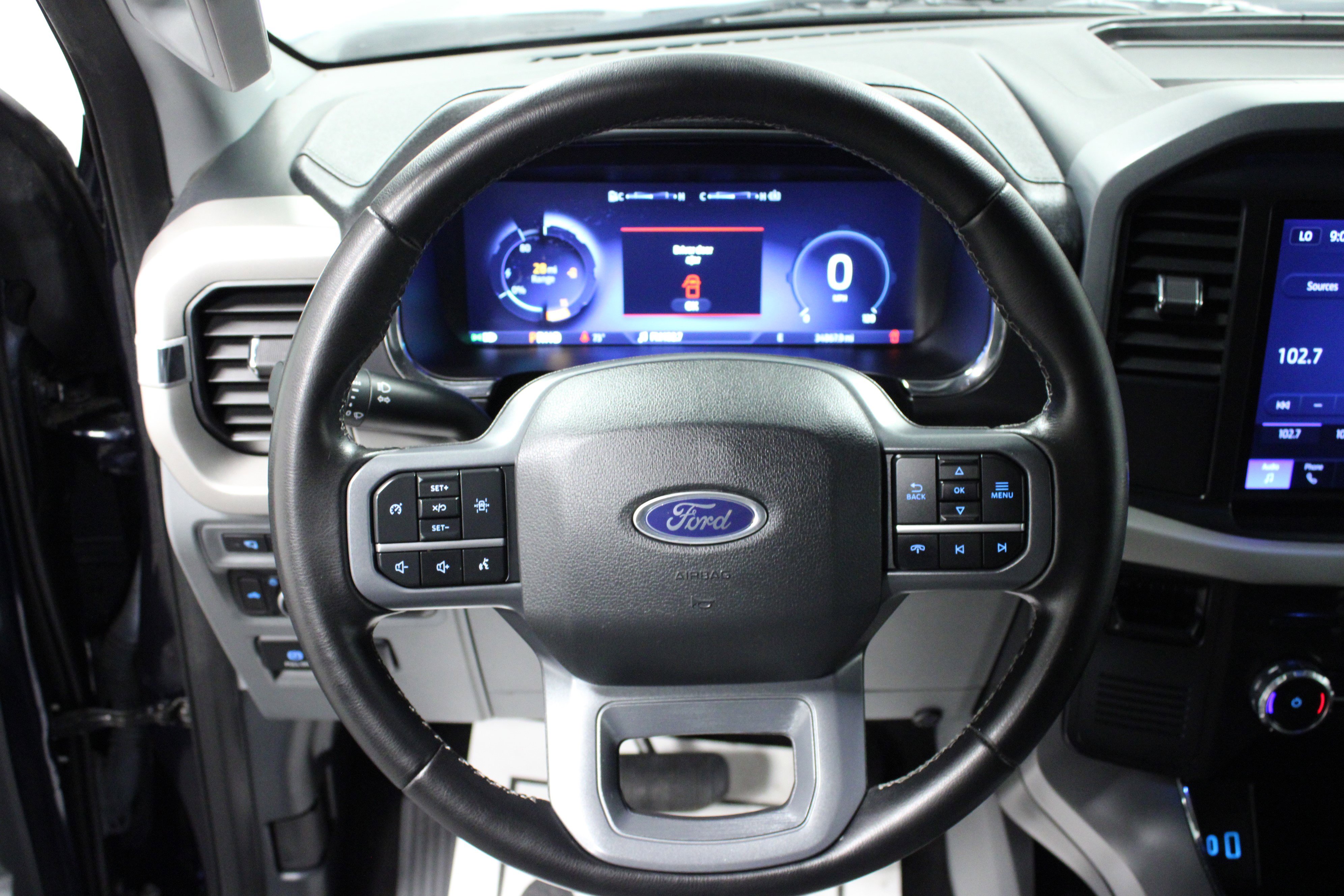 2023 Ford F-150 Lightning XLT photo 12