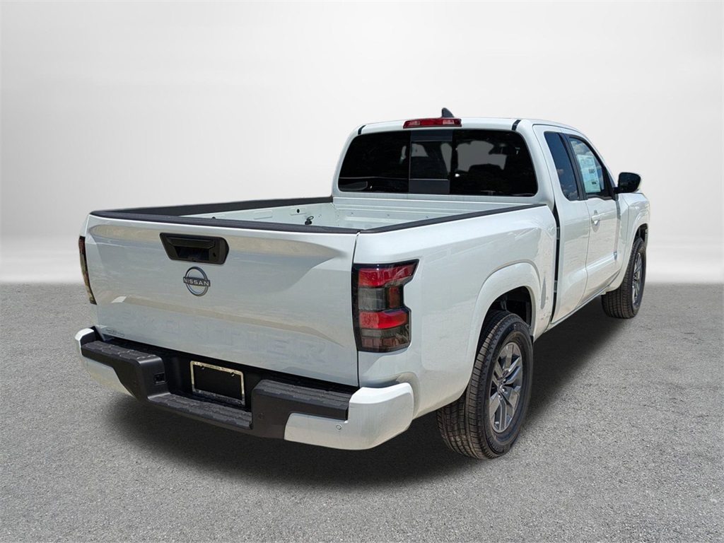 2025 Nissan Frontier SV photo 3