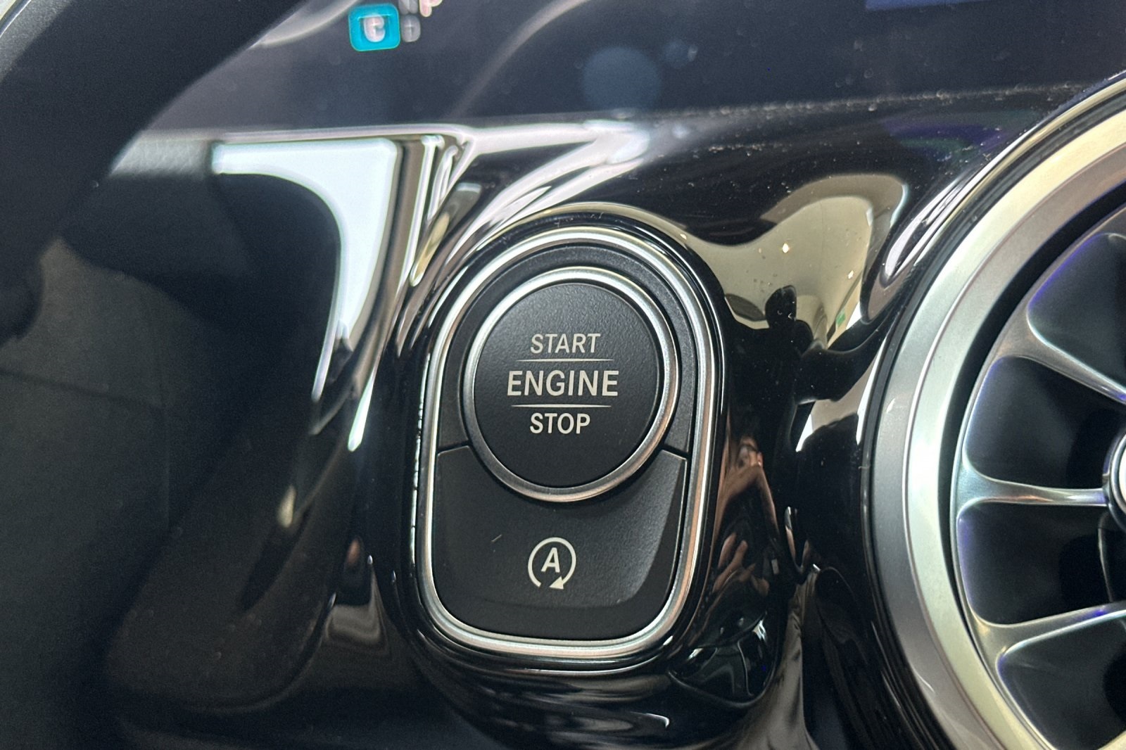 2025 Mercedes Benz GLA 250 4MATIC photo 21