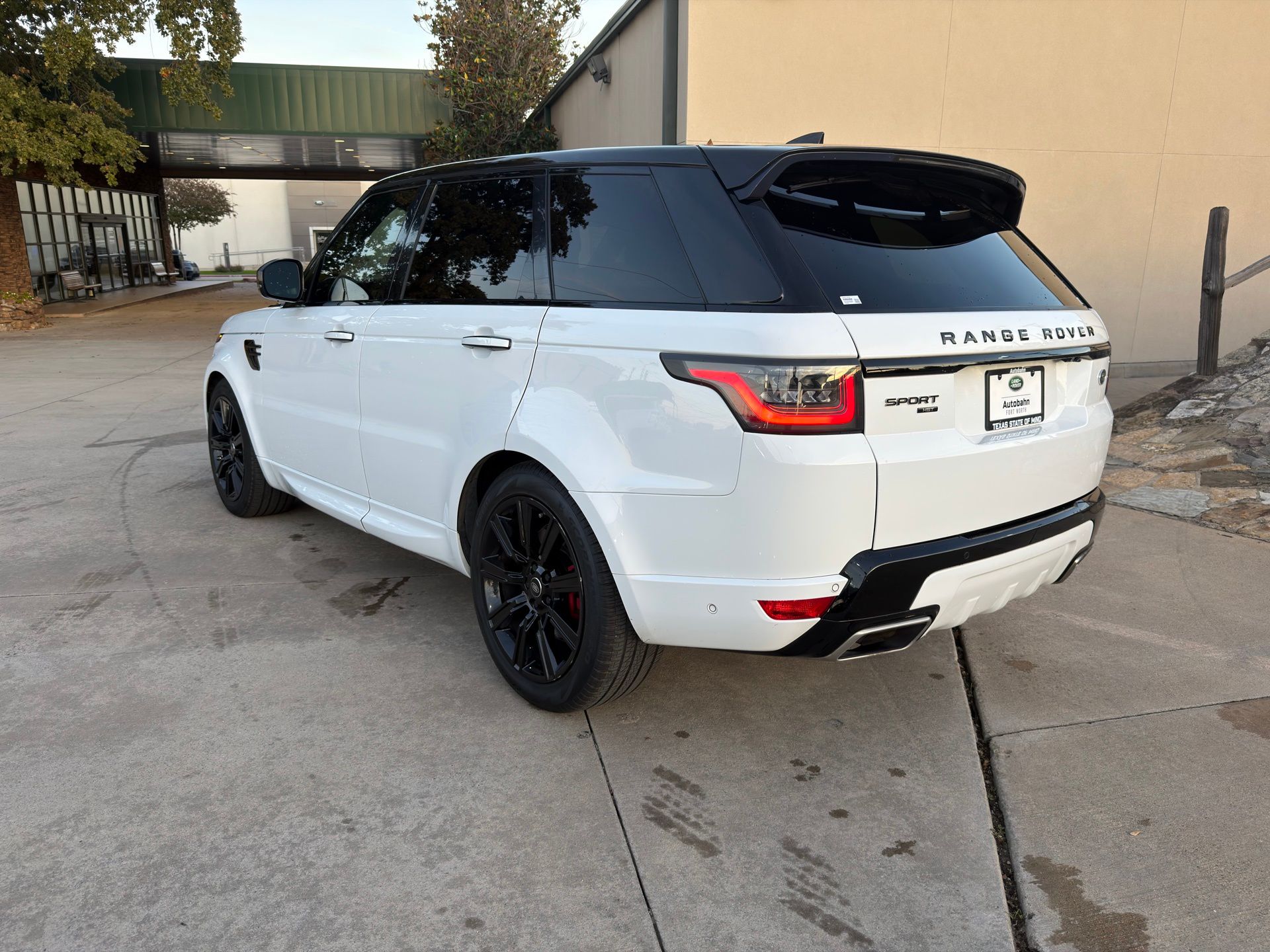 2019 Land Rover Range Rover Sport HST photo 3