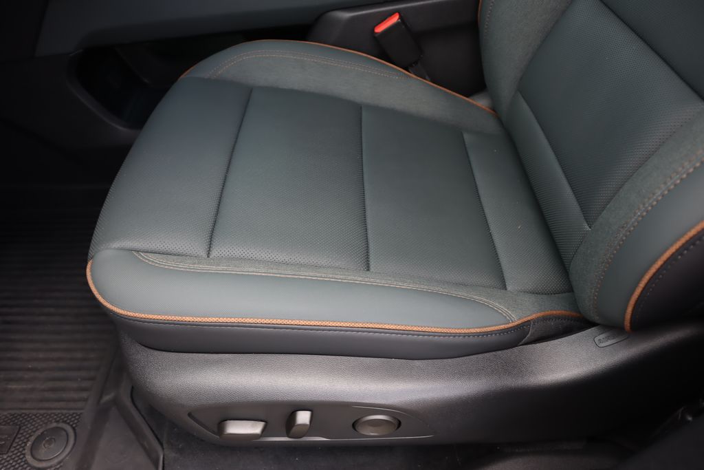 2024 Gmc Acadia AT4 photo 19