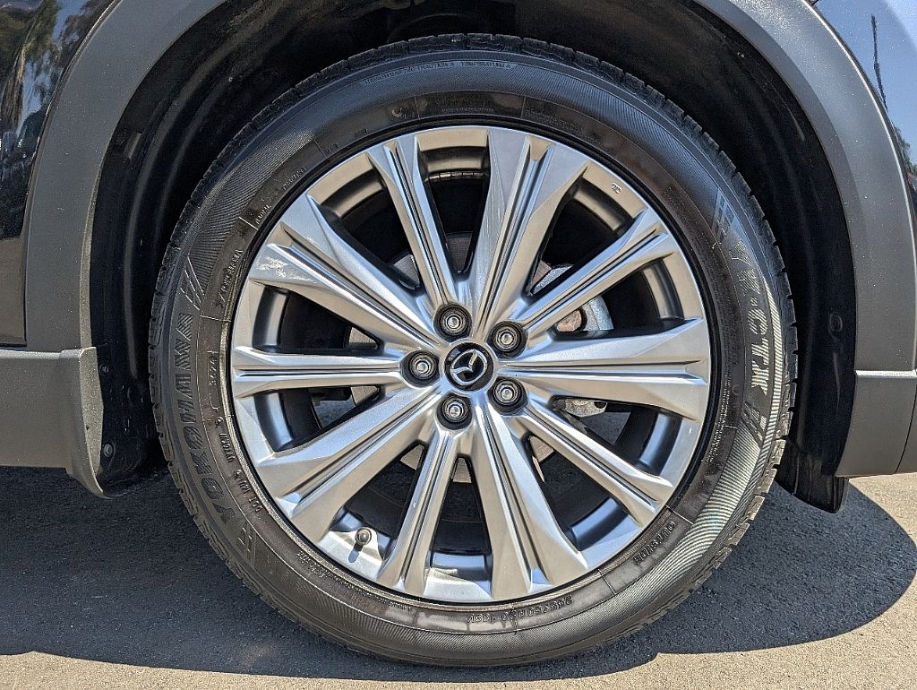 2023 Mazda CX-9 Signature photo 11