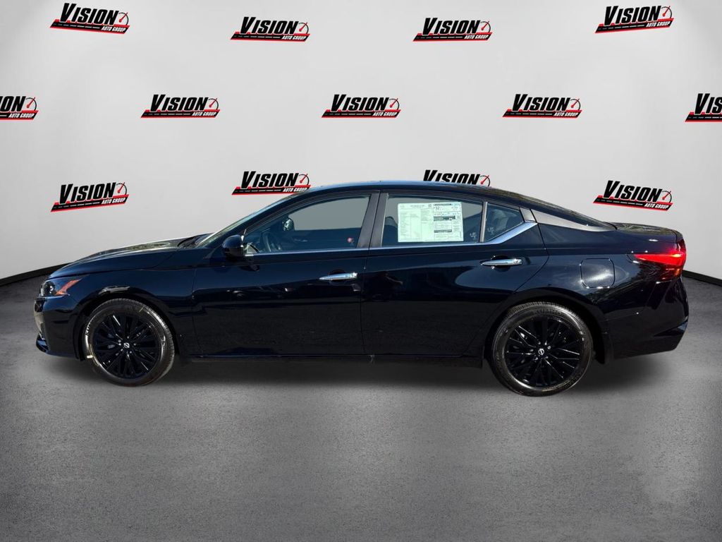 2025 Nissan Altima 2.5 SV photo 8