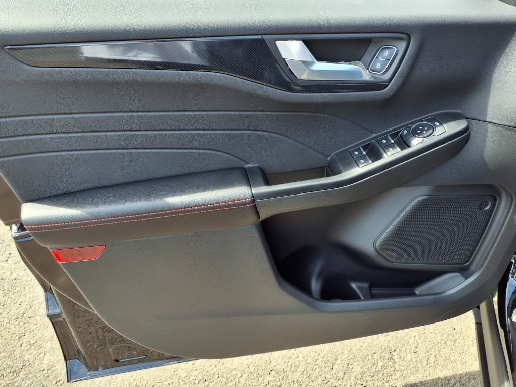 2025 Ford Escape ST-Line photo 10