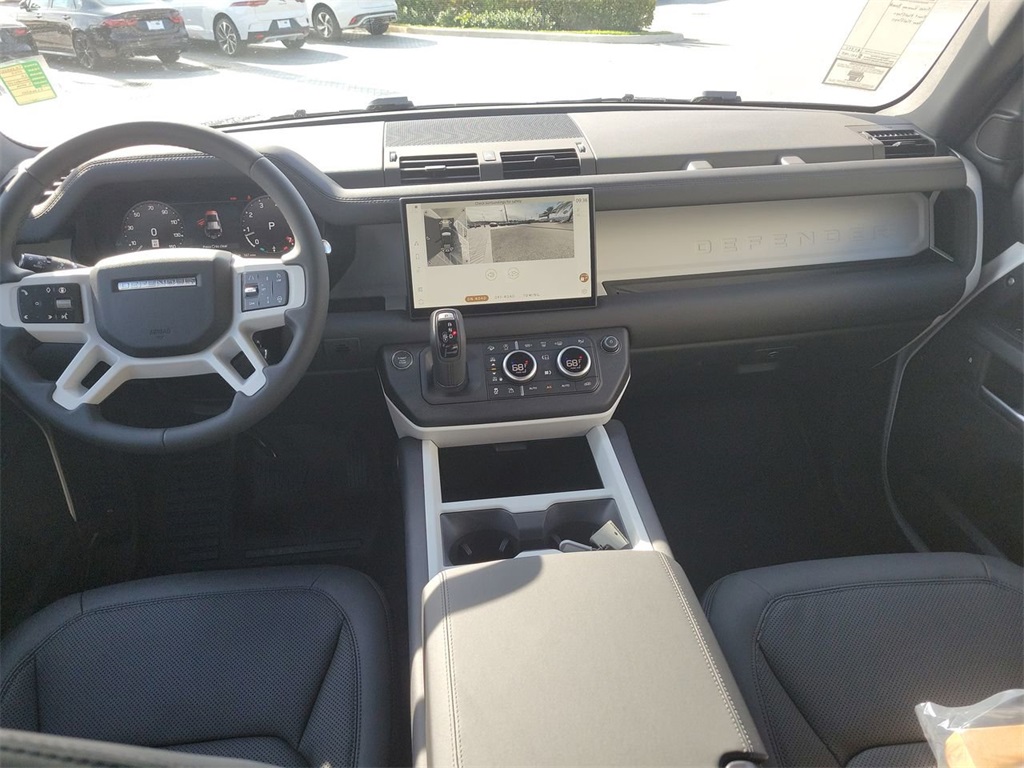 2025 Land Rover Defender 110 X-Dynamic SE photo 12
