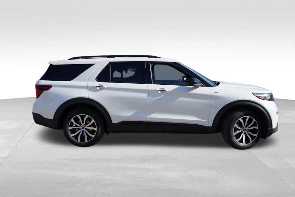 2023 Ford Explorer ST-Line photo 3
