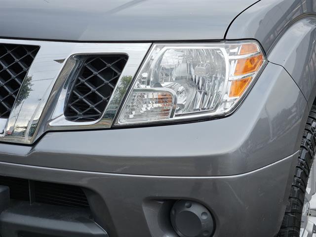 2019 Nissan Frontier SV photo 2