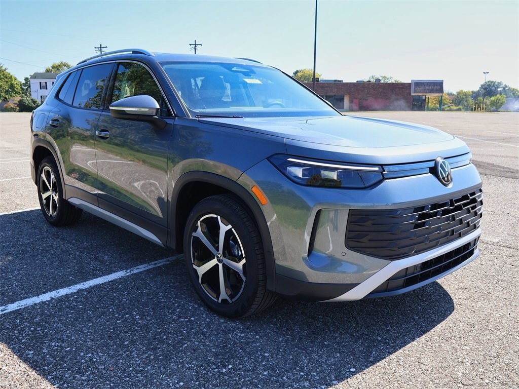 2025 Volkswagen Tiguan SE photo 4