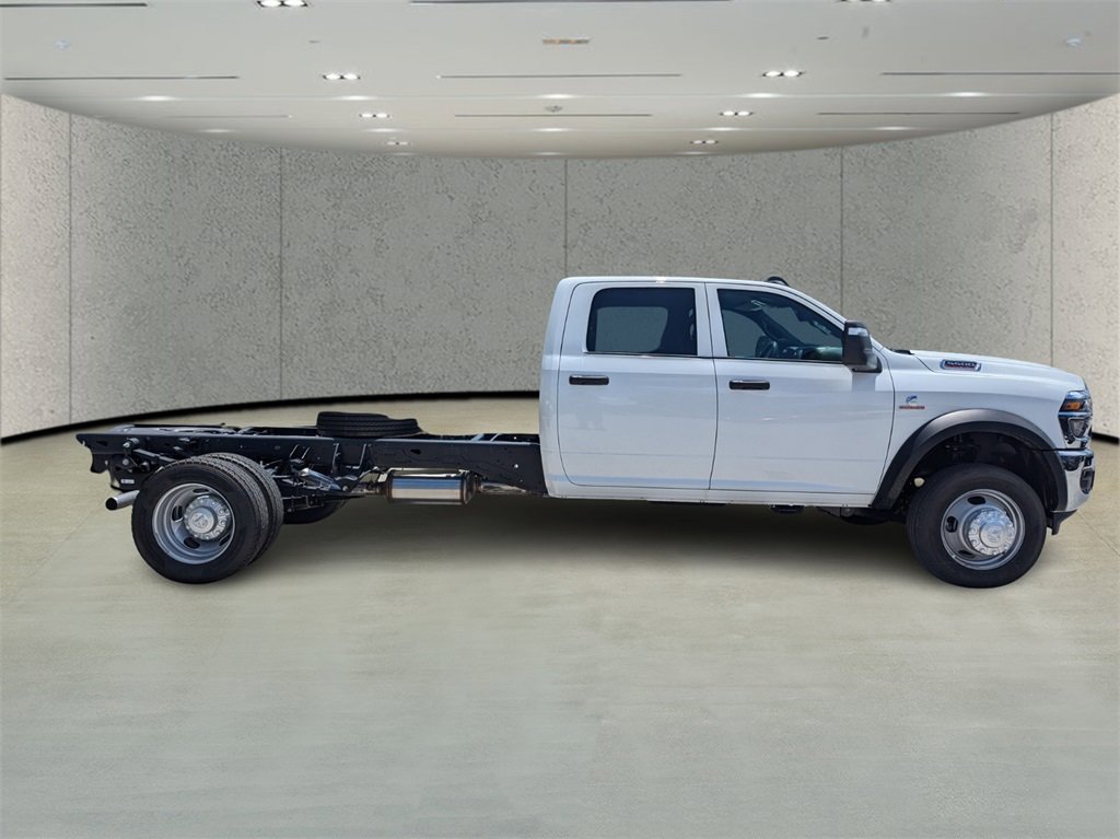 2025 Ram 5500 Tradesman photo 3