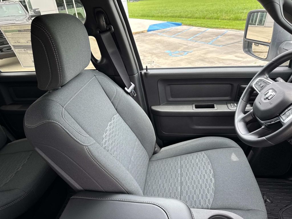 2025 Ram 2500 Tradesman photo 21