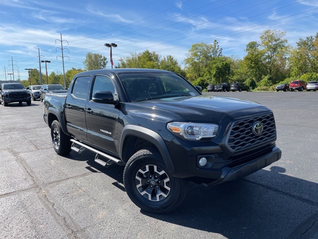 2022 Toyota Tacoma TRD Off-Road photo 2