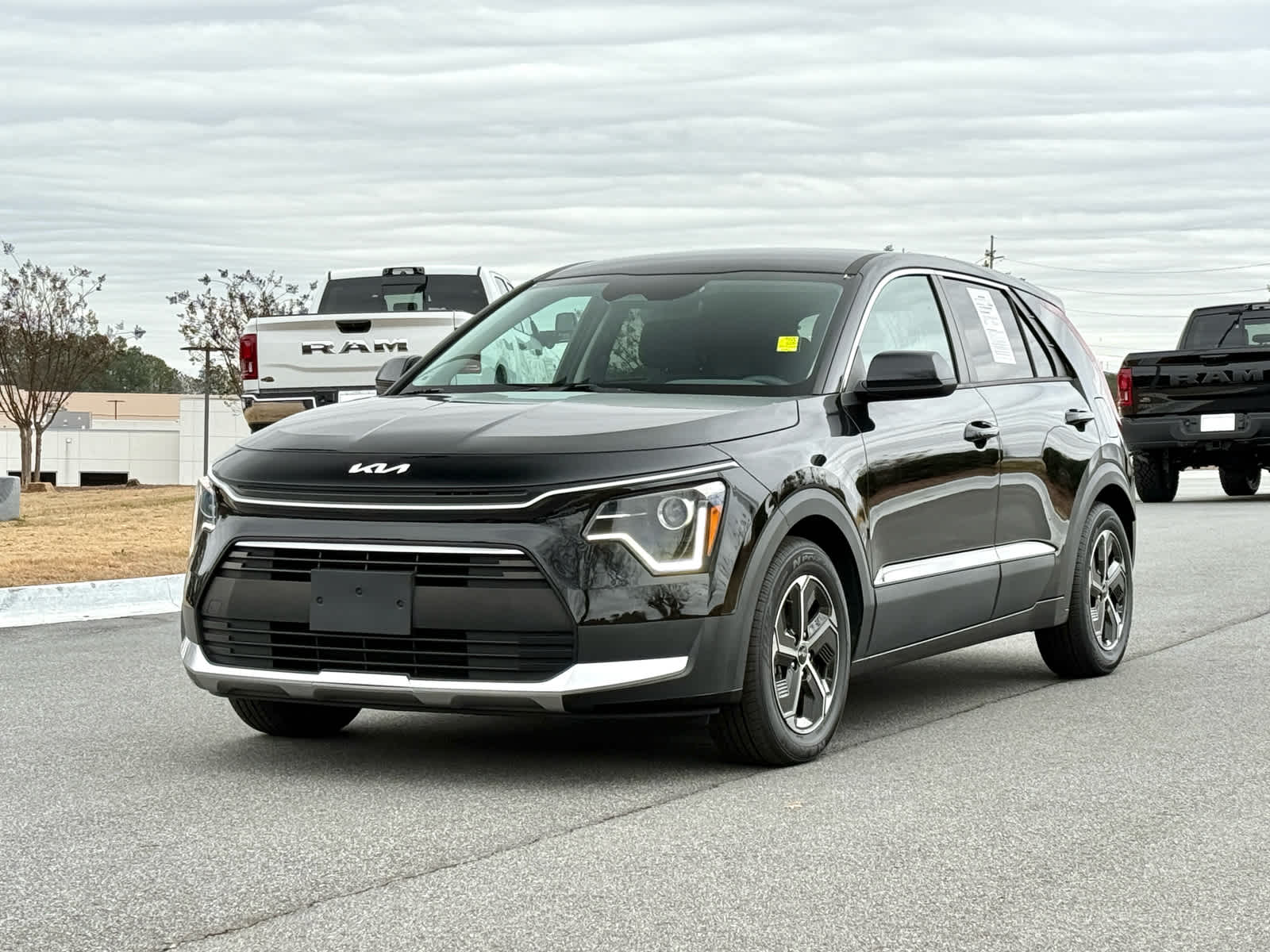 2023 Kia Niro LX