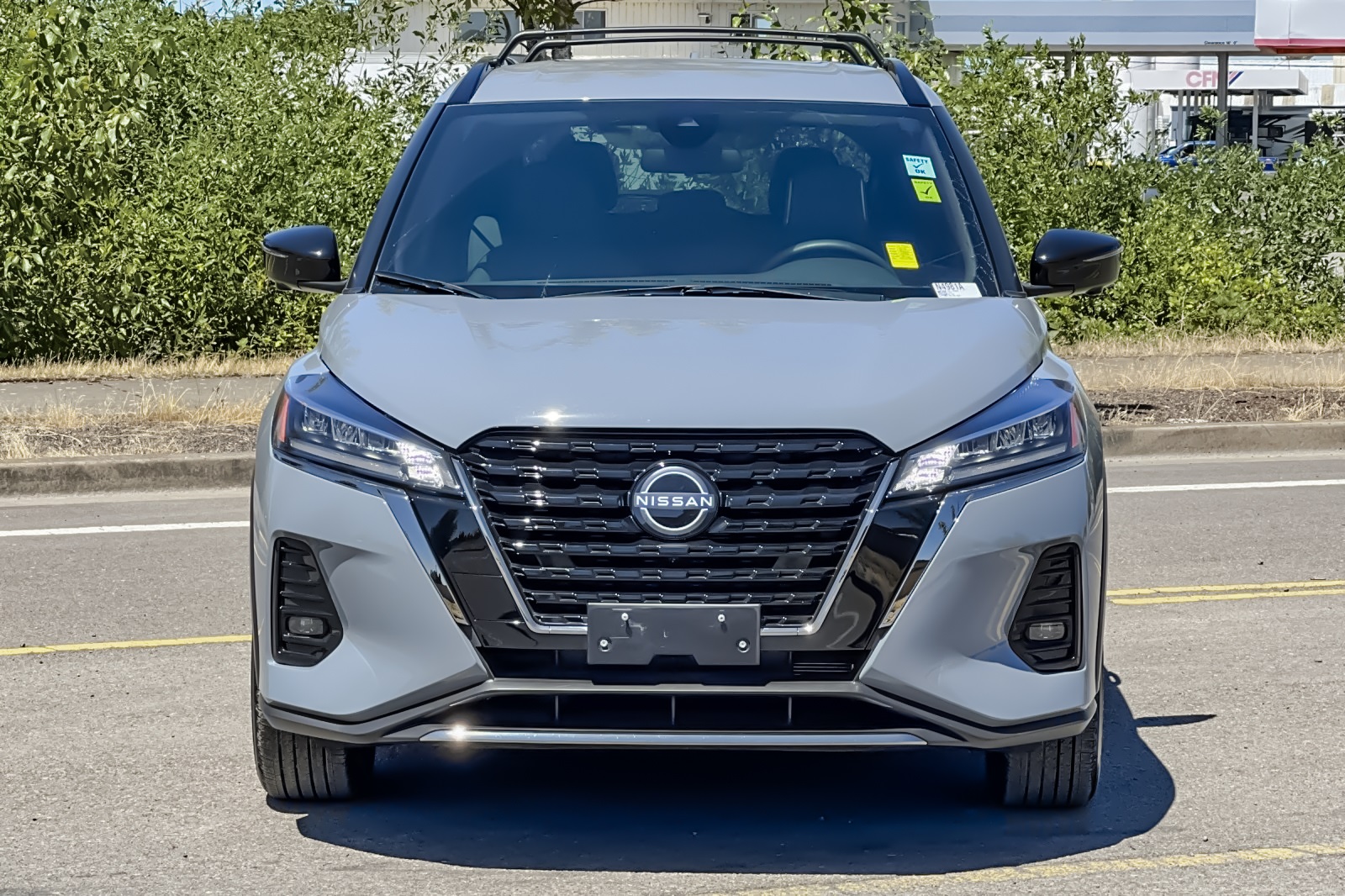 2023 Nissan Kicks SR photo 4