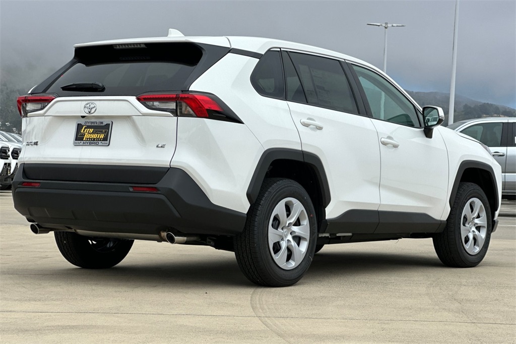 2025 Toyota RAV4 LE photo 3