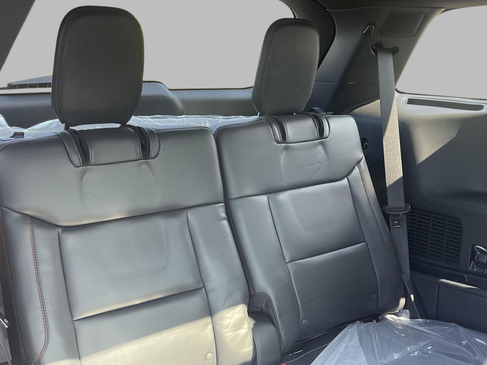 2025 Ford Explorer ST photo 19