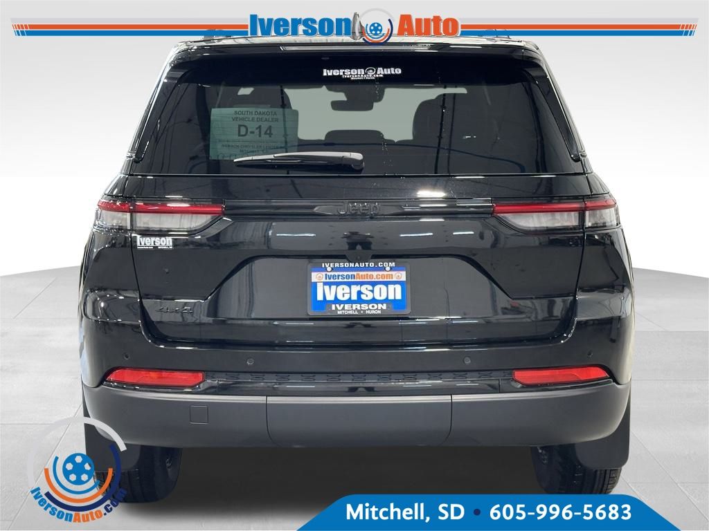 2025 Jeep Grand Cherokee Altitude X photo 4