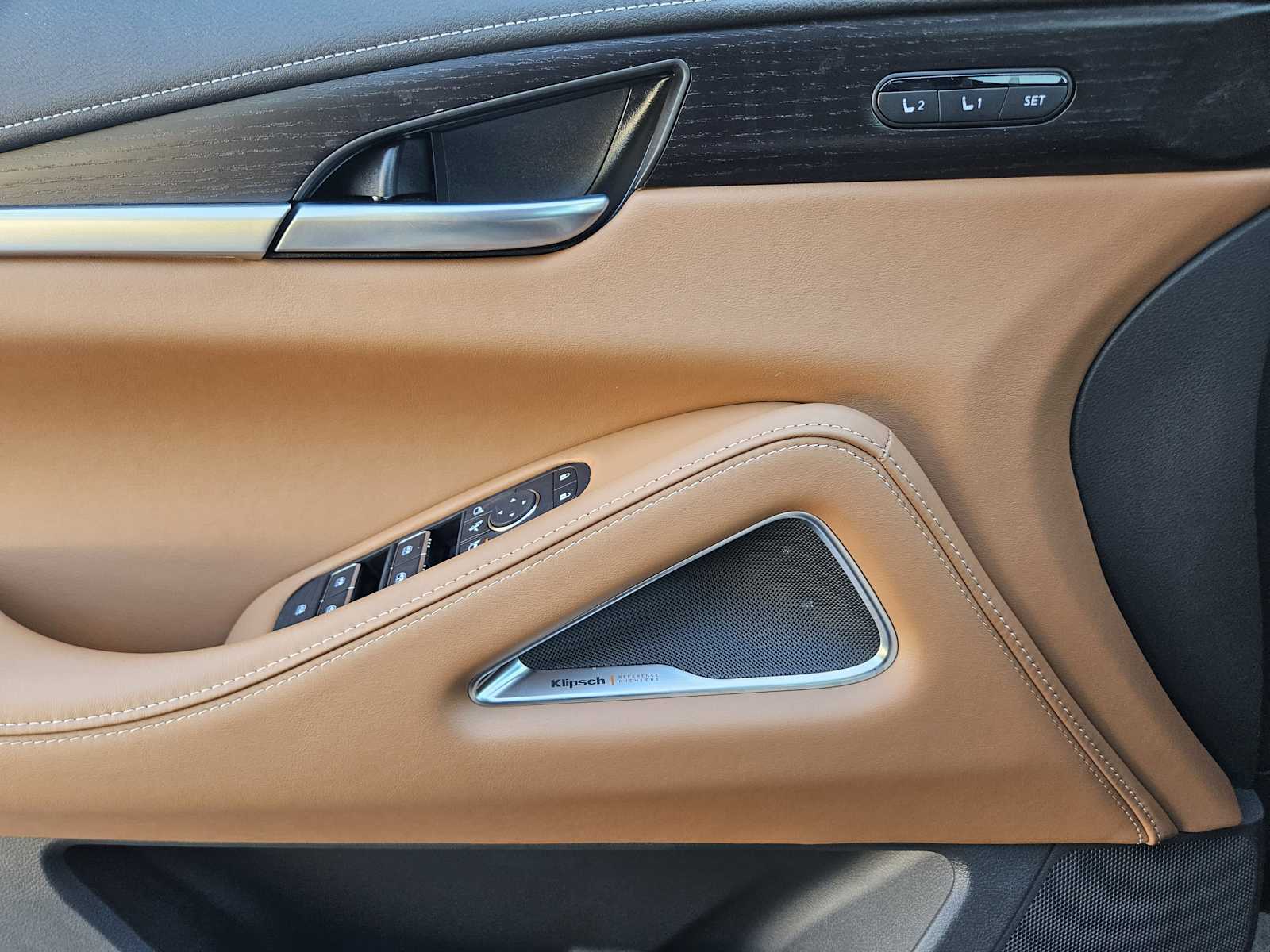 2026 Infiniti QX60 Autograph photo 13