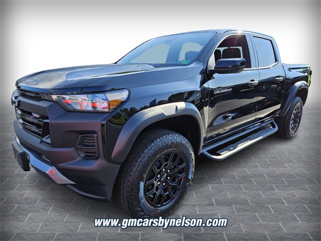 2026 Chevrolet Colorado Trail Boss photo 2
