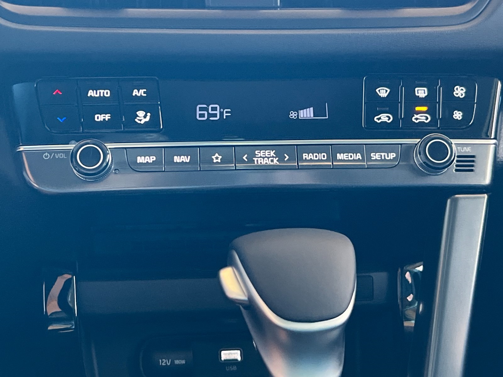 2026 Kia Seltos EX photo 18