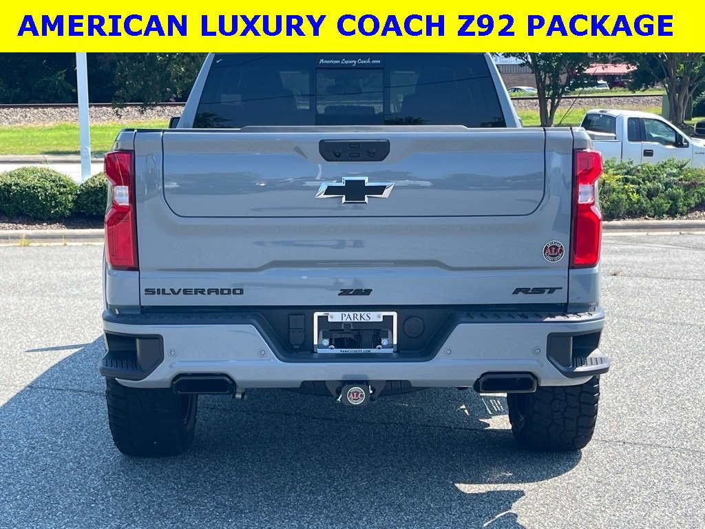 2025 Chevrolet Silverado 1500 RST photo 4