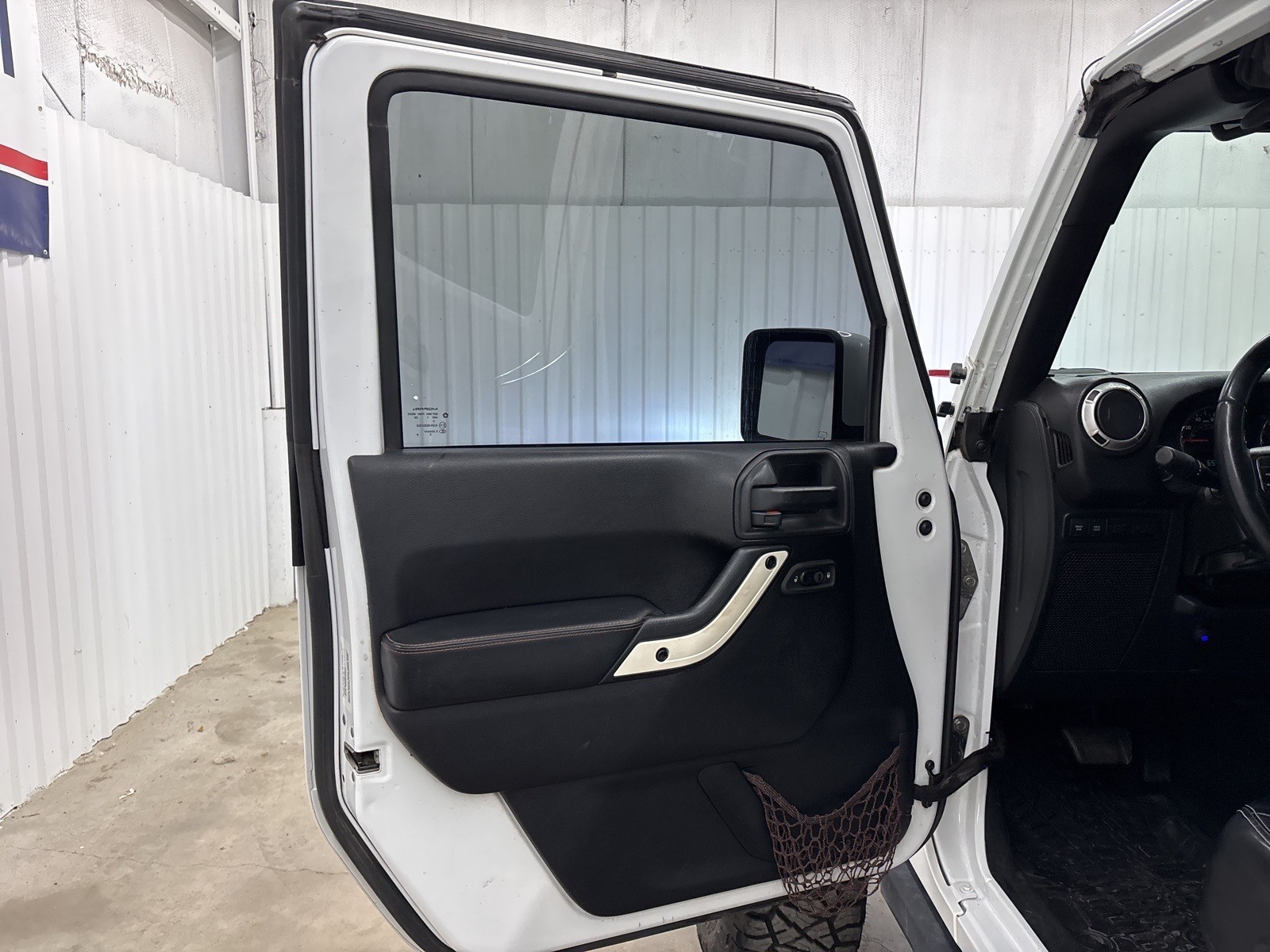 2016 Jeep Wrangler Unlimited Rubicon photo 23