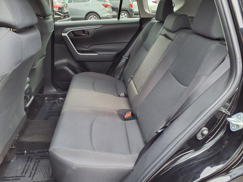 2024 Toyota RAV4 LE photo 3