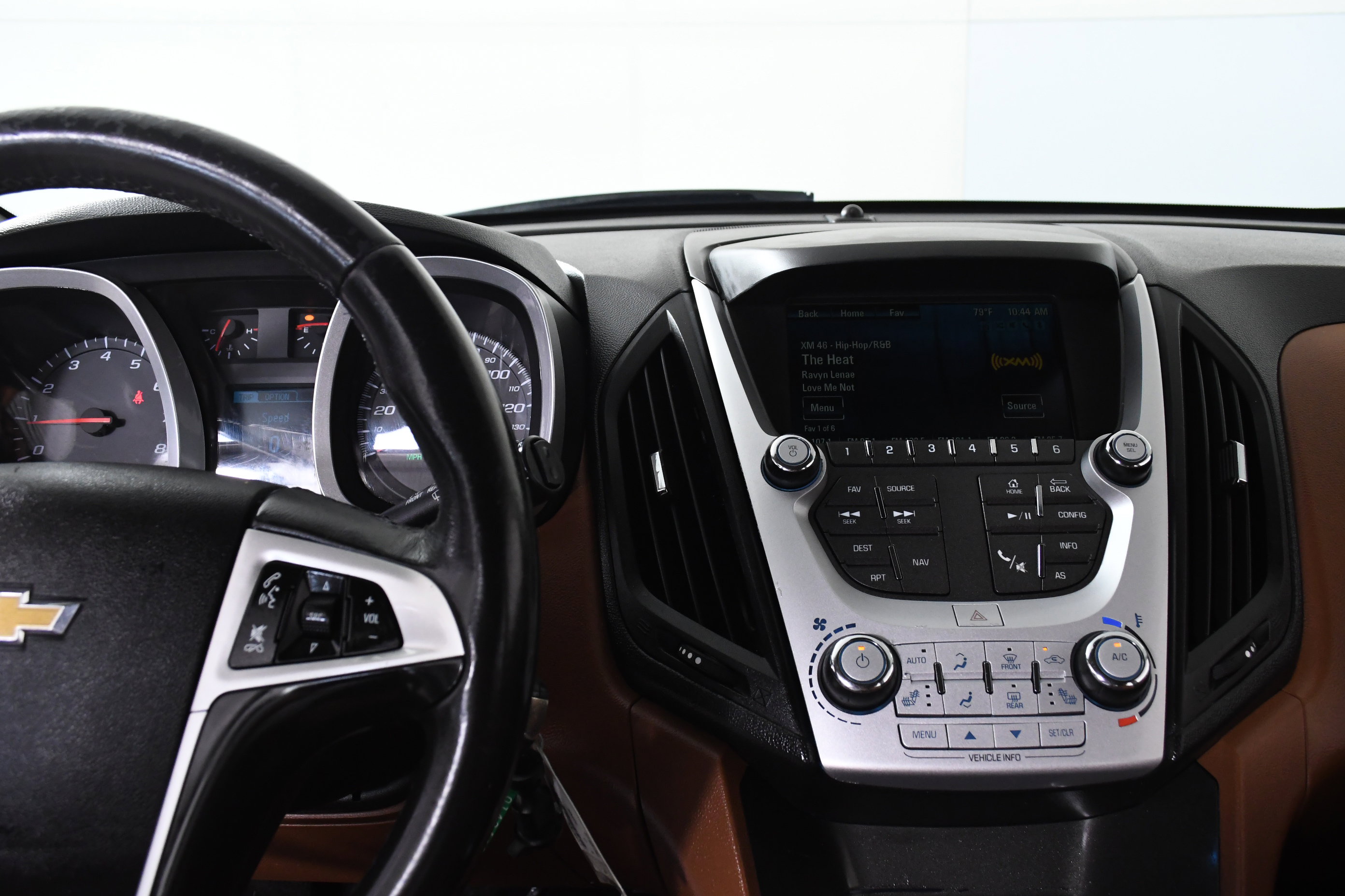 2016 Chevrolet Equinox LTZ photo 12