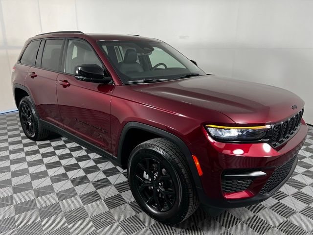 2025 Jeep Grand Cherokee Altitude's photo