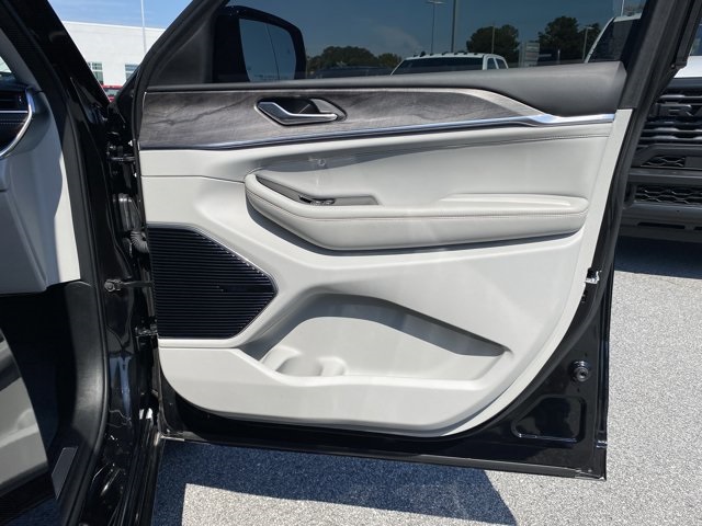 2022 Jeep Grand Cherokee Overland photo 26