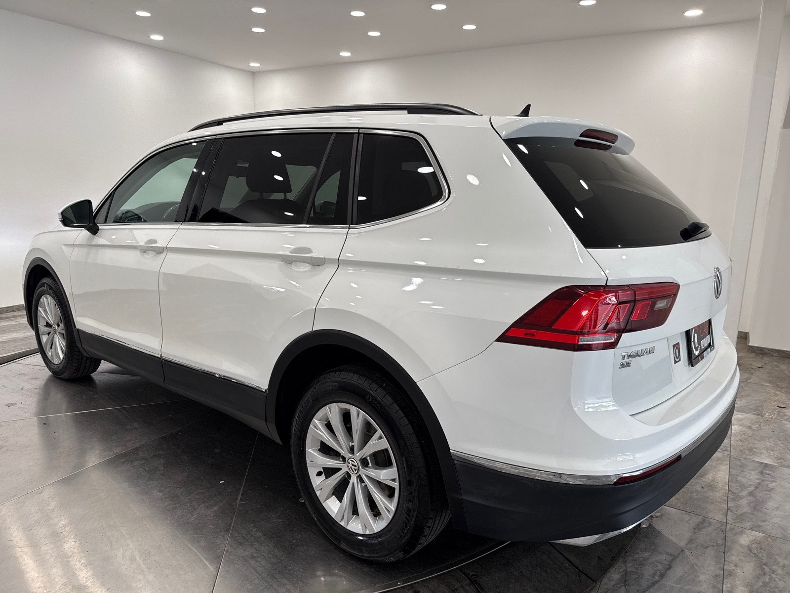 2018 Volkswagen Tiguan SE photo 5