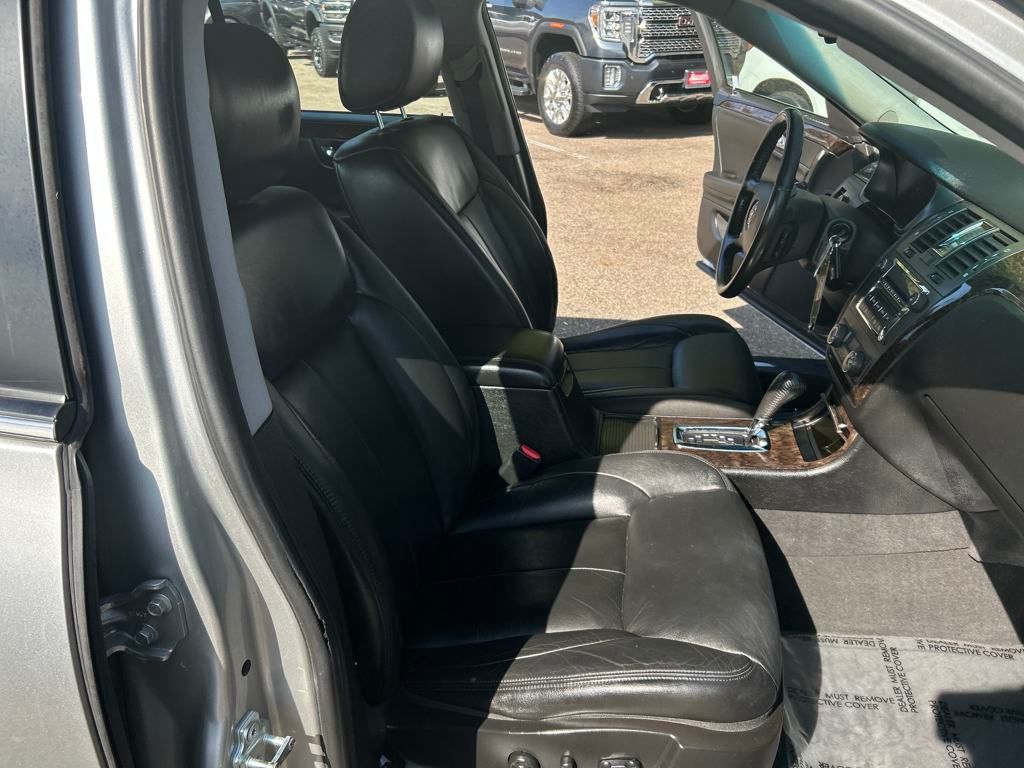 2008 Cadillac DTS Base photo 26