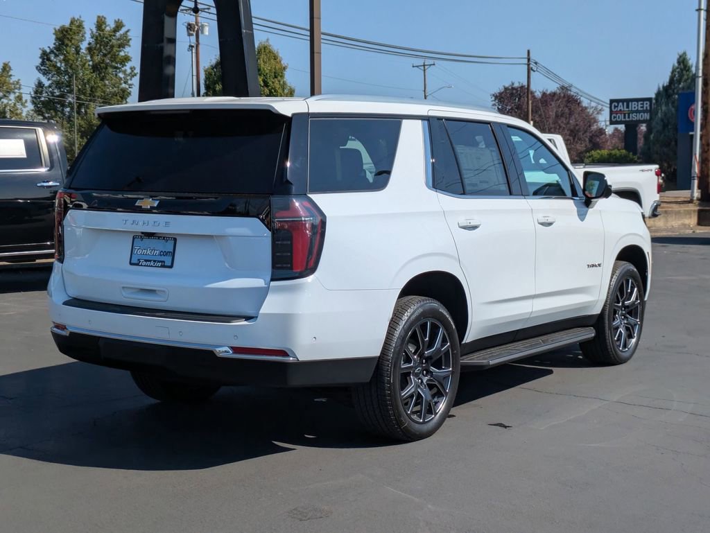2025 Chevrolet Tahoe LS photo 4