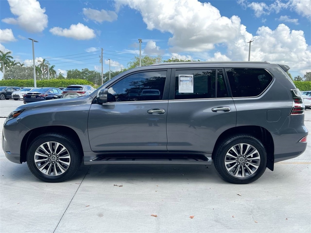2022 Lexus GX 460 Luxury photo 2