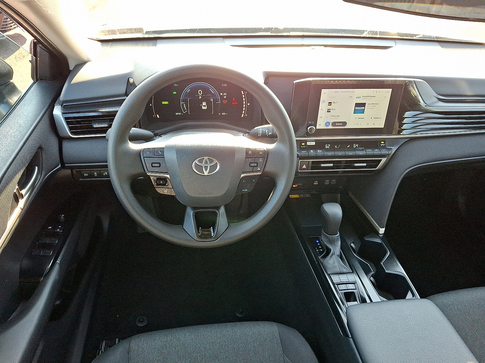 2025 Toyota Camry LE photo 9