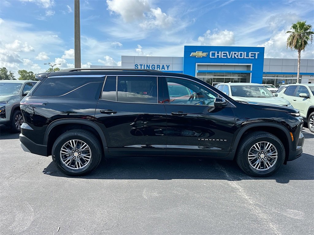 2026 Chevrolet Traverse L photo 3