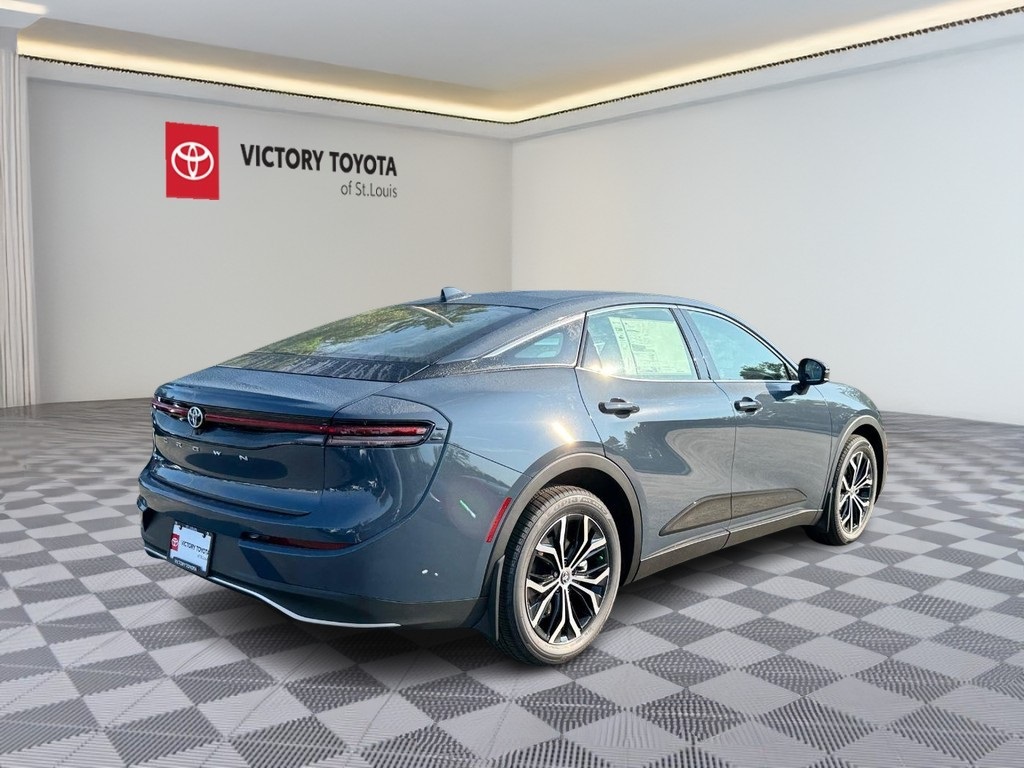 2026 Toyota Crown XLE photo 3