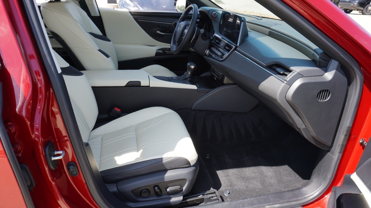 2022 Lexus ES 350 Ultra Luxury photo 12