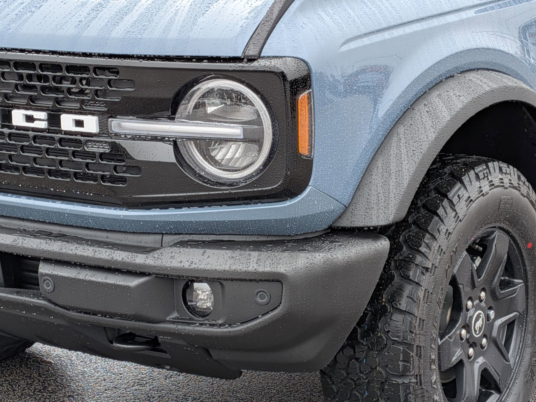 2025 Ford Bronco Outer Banks photo 2