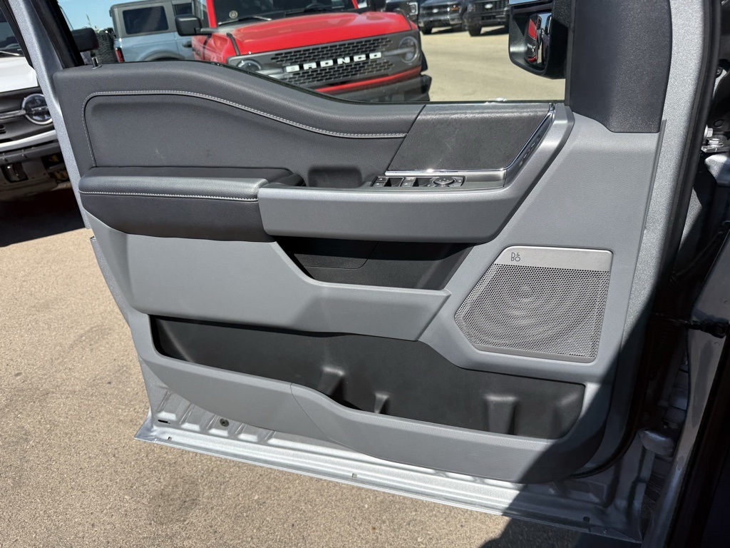 2025 Ford F-150 XLT photo 48