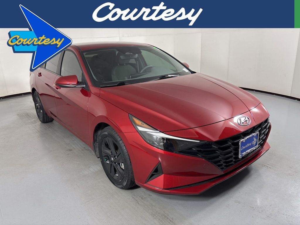 2023 Hyundai Elantra Blue's photo