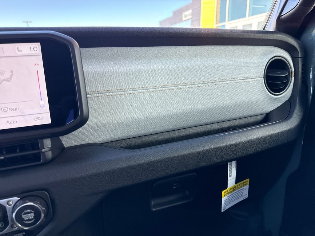 2025 Jeep Gladiator Willys photo 17