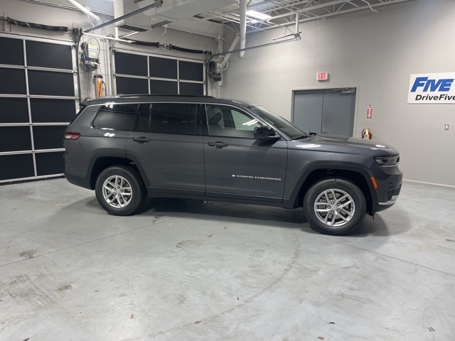 2025 Jeep Grand Cherokee L Laredo's photo