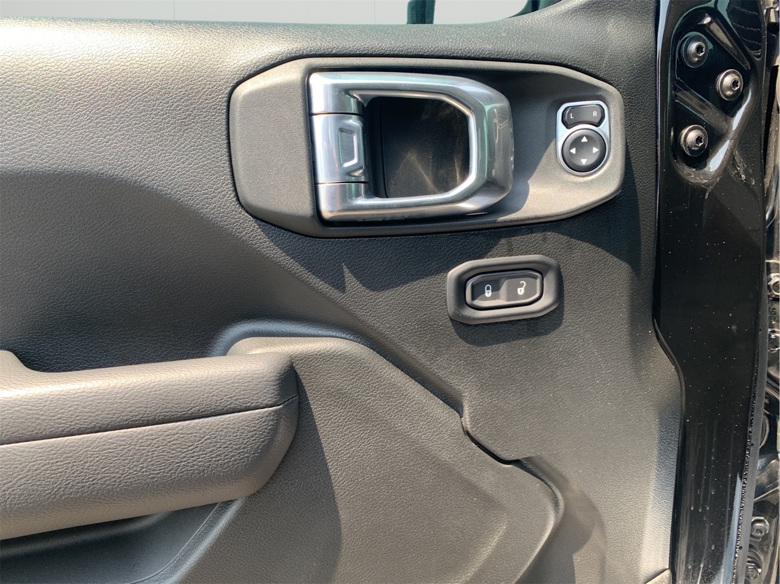 2025 Jeep Gladiator Willys photo 10
