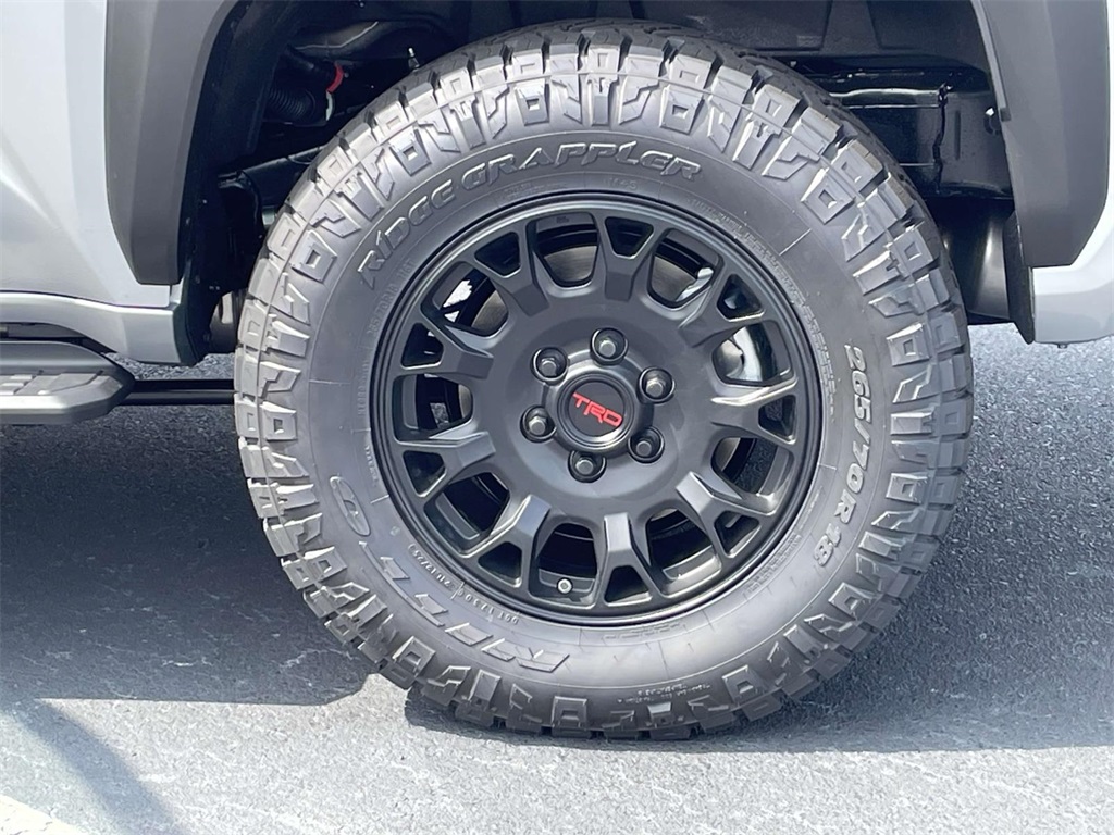 2025 Toyota 4Runner TRD Off-Road photo 7