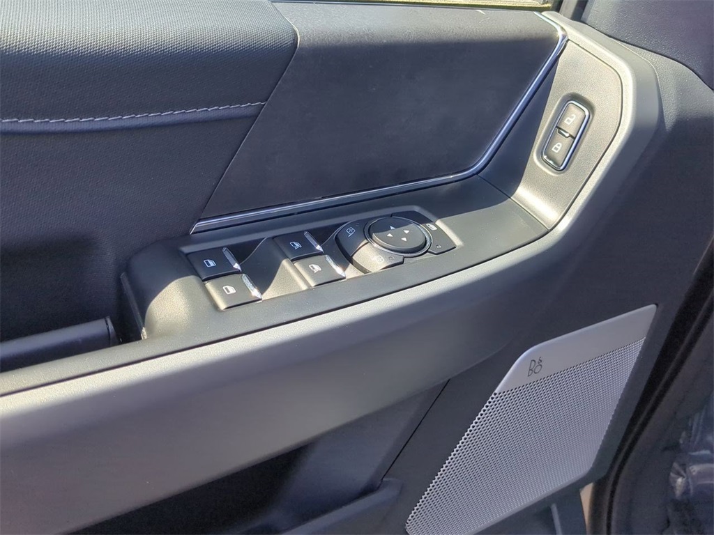 2025 Ford F-150 XLT photo 10