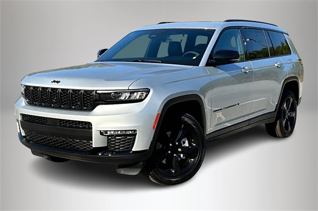 2025 Jeep Grand Cherokee Limited photo 2